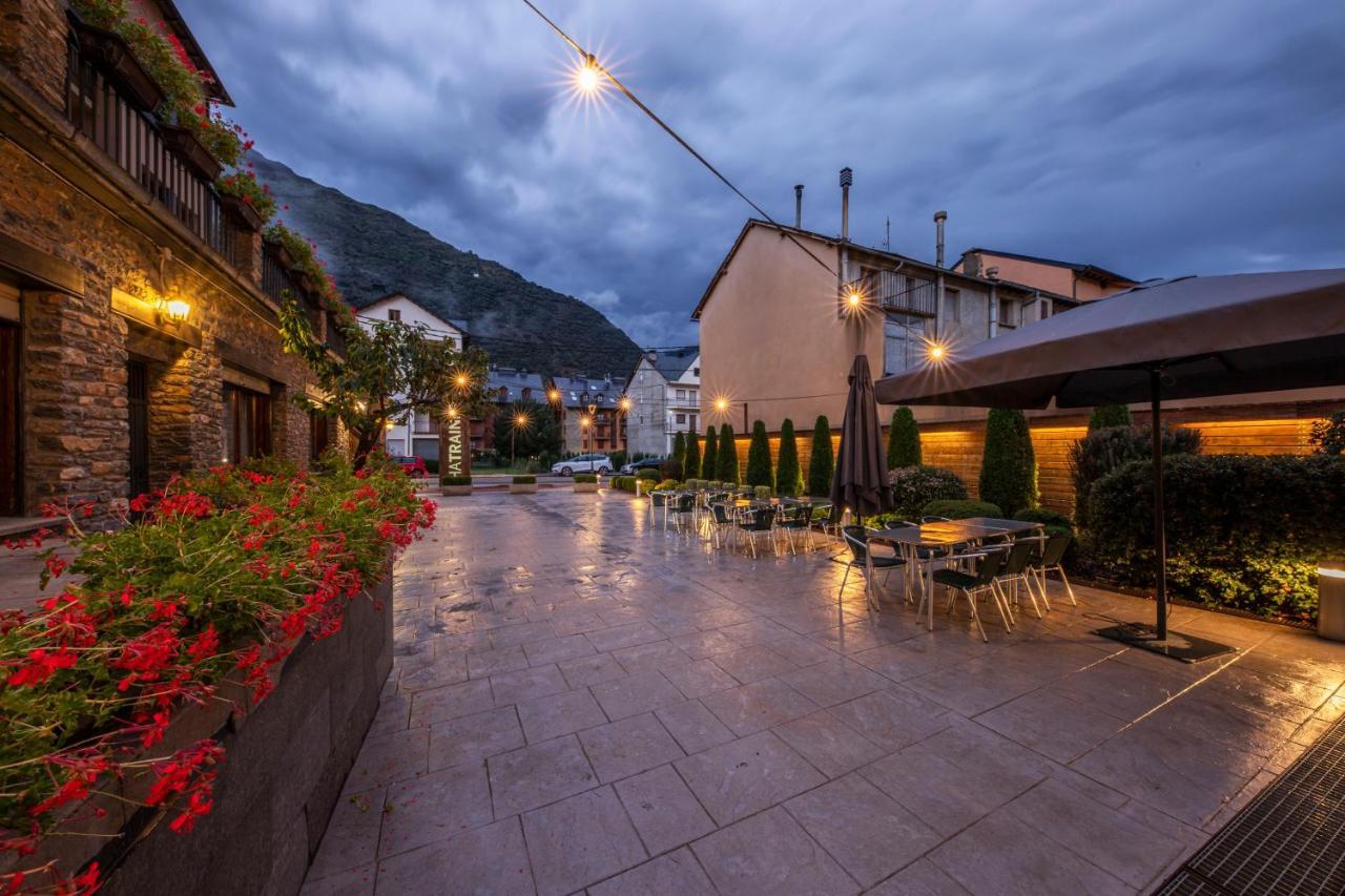 Hostal Trainera Esterri d'Àneu Exterior photo