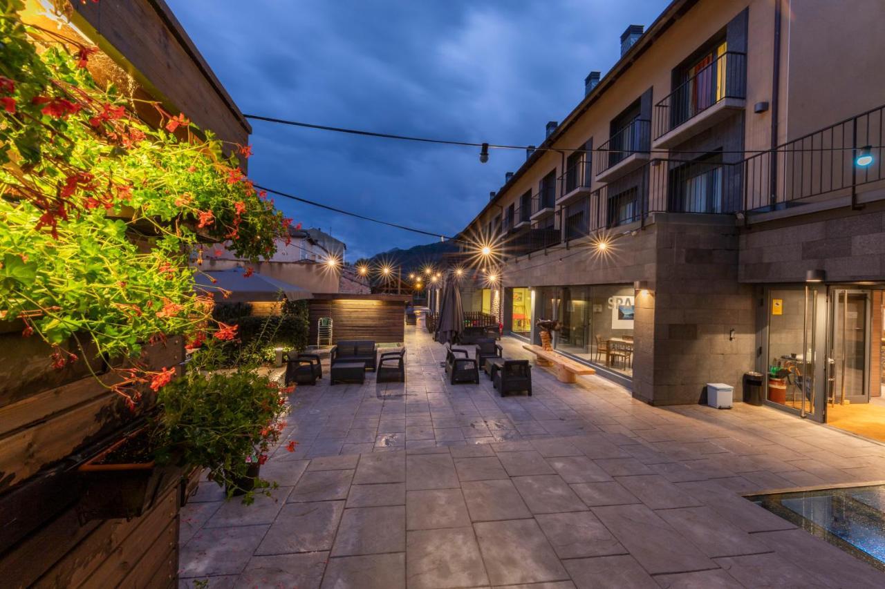 Hostal Trainera Esterri d'Àneu Exterior photo
