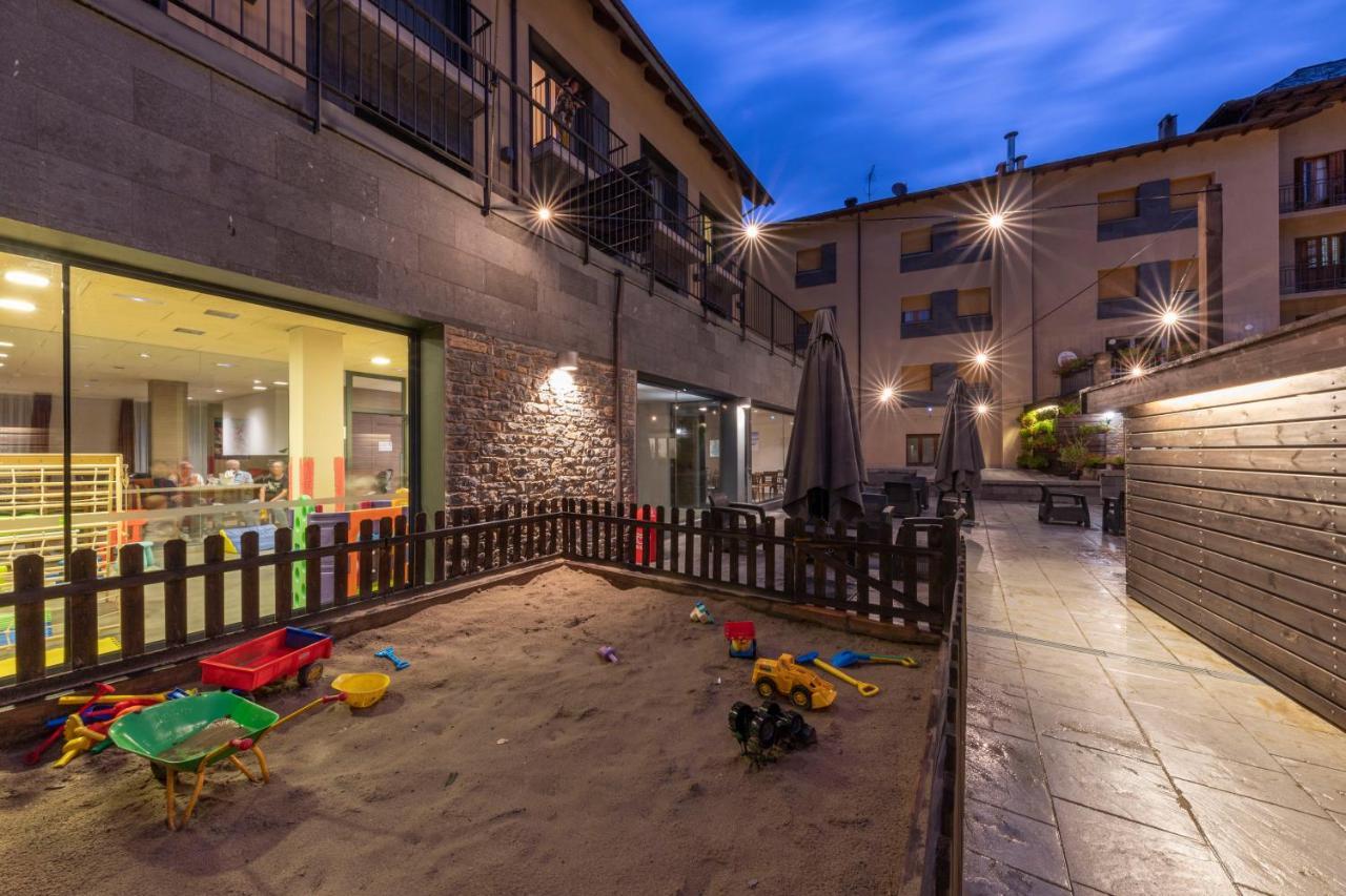 Hostal Trainera Esterri d'Àneu Exterior photo